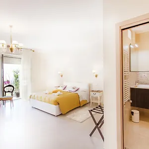 bb-veronicas.taorminaitalyhotels.com/