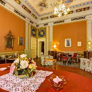 Residenza Storica Palazzo Ricciarelli Volterra
