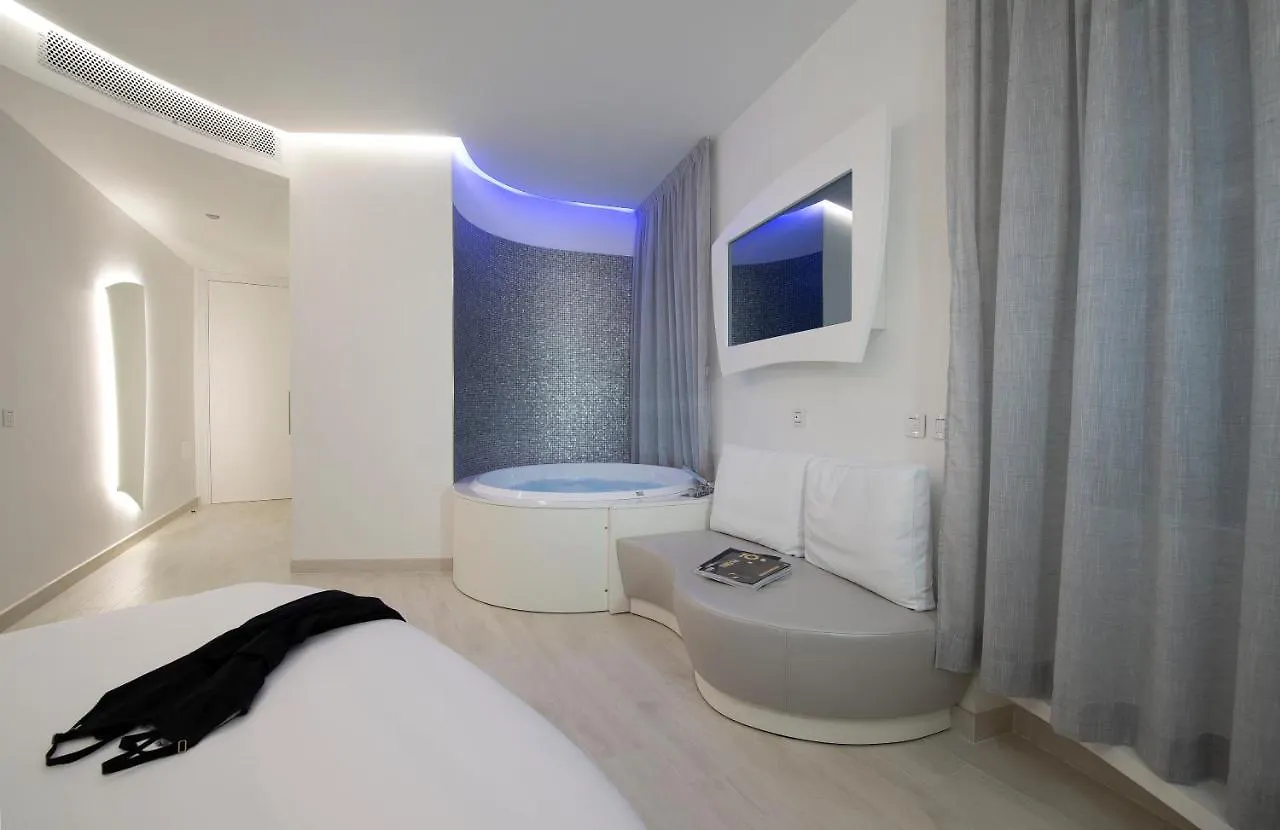 Ahd Rooms Milan 2*,  Italy